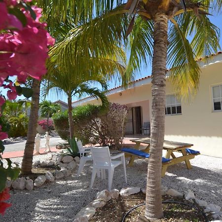 Relex Villa With Private Pool Вилемстад Екстериор снимка