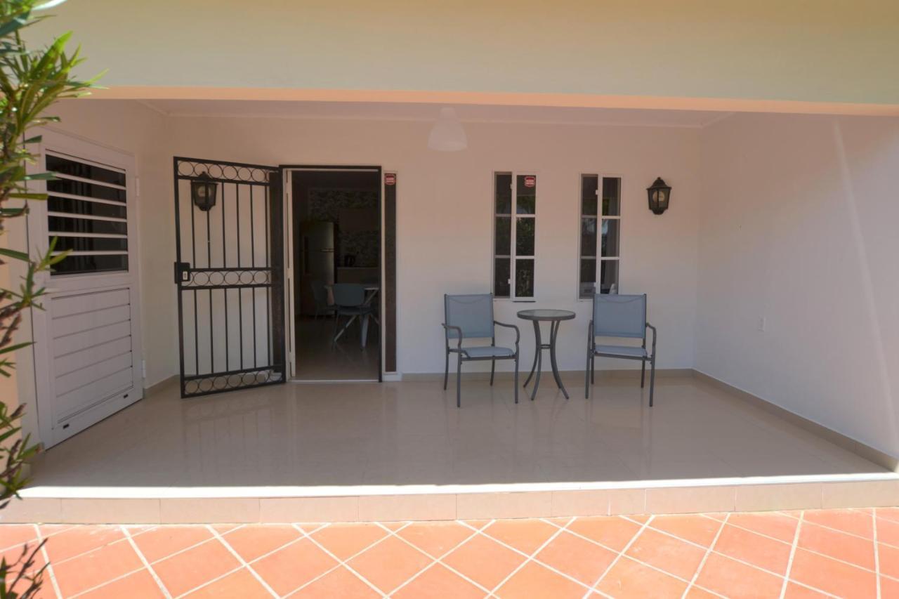 Relex Villa With Private Pool Вилемстад Екстериор снимка